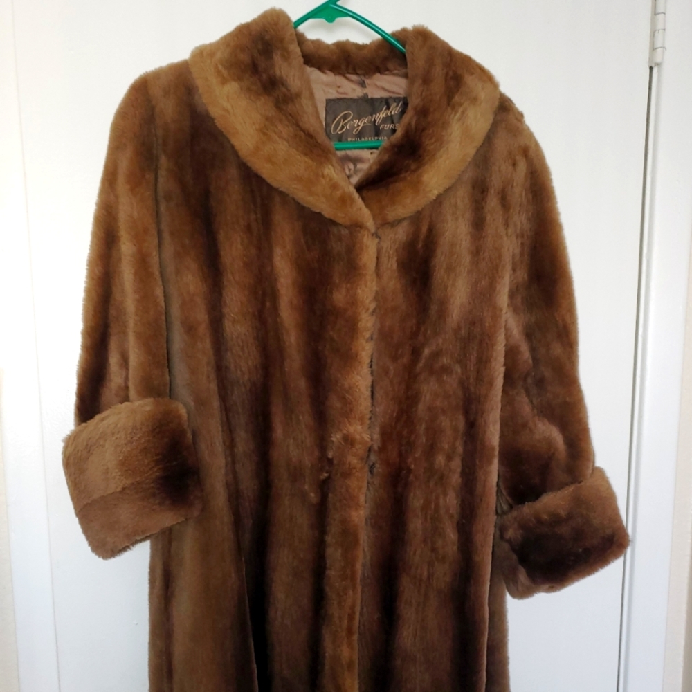 Bergenfeld Furs tan mid-length Coat size L